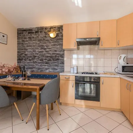 Apartment Zorica *